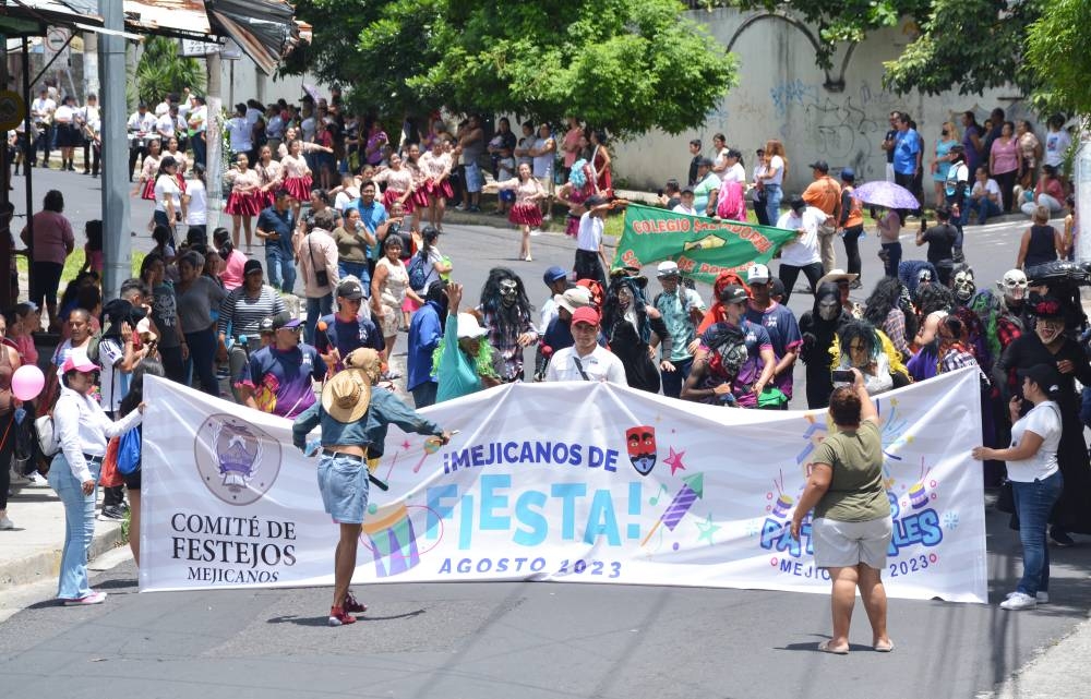 Inician las fiestas en el municipio de Mejicanos con el tradicional desfile de correo del 7 al 15 de agosto. Libeth Ayala 