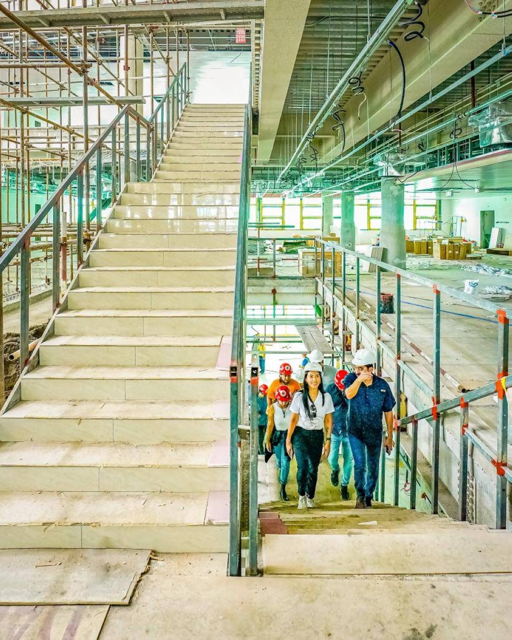 La infraestructura que componen la Biblioteca Nacional incluye varias escalinatas para los diferentes niveles. Cortesía