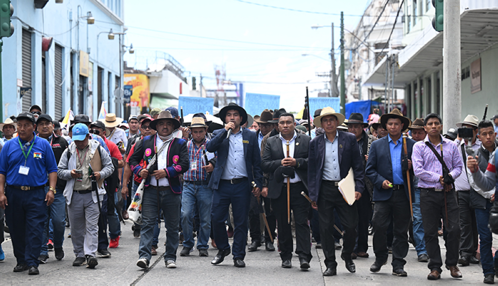 Comunidad de indígenas de Guatemala exigen destitución de fiscles y jefa del Ministerio Público.AFP