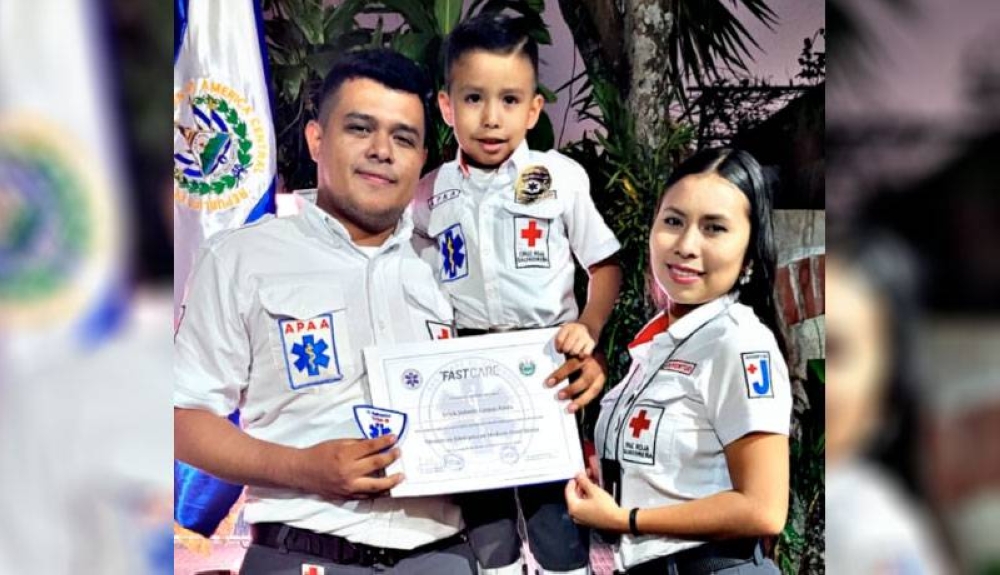 Los papás de Jason son voluntarios de Cruz Roja desde hace 10 años. / Cortesía