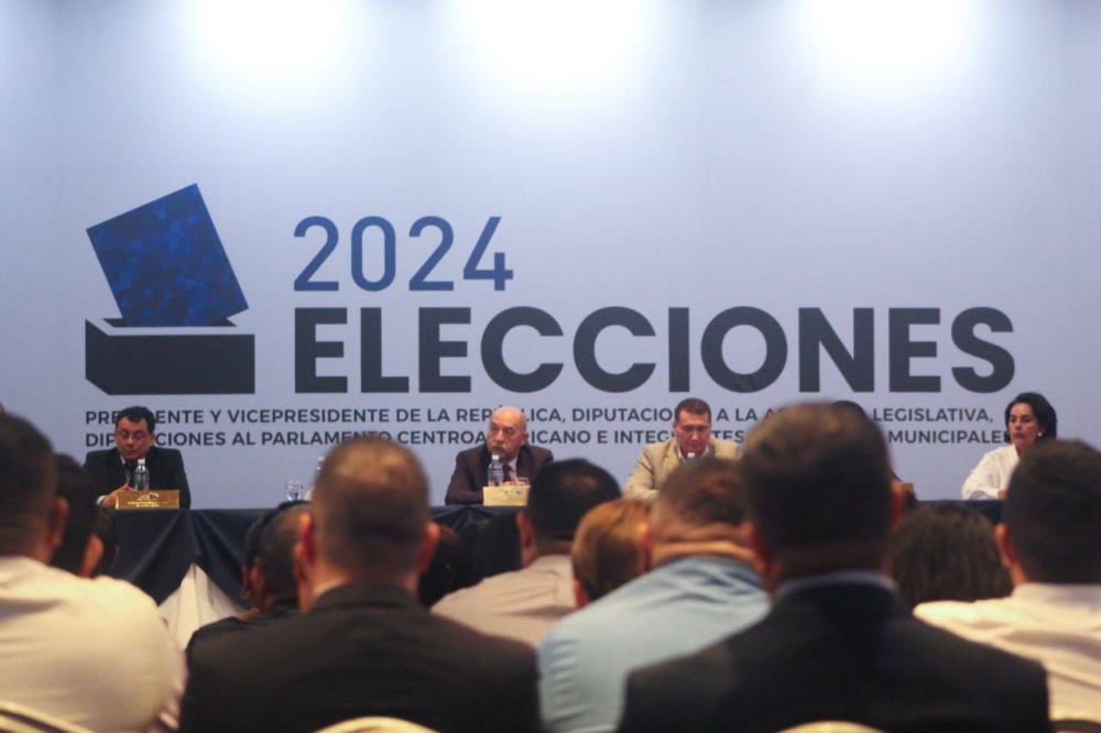 El TSE juramentó a las JED, que serán las encargadas de evaluar las inscripciones de los candidatos a alcaldes y concejales que participarán en las elecciones del domingo 3 de marzo de 2024. / Emerson del Cid.