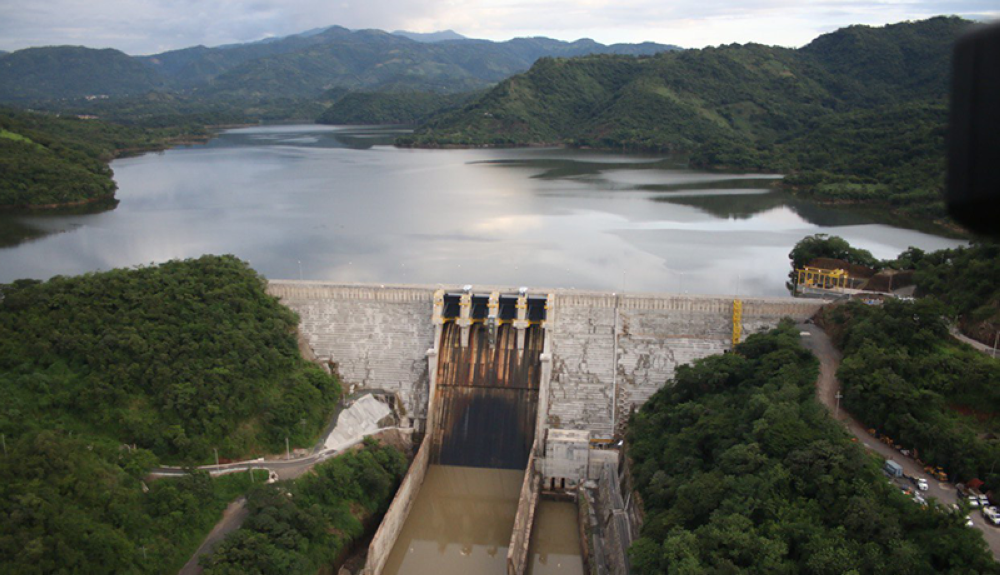 Una vista amplia del embalse de la Central Hidroeléctrica 3 de Febrero. Foto DEM-Francisco Valle