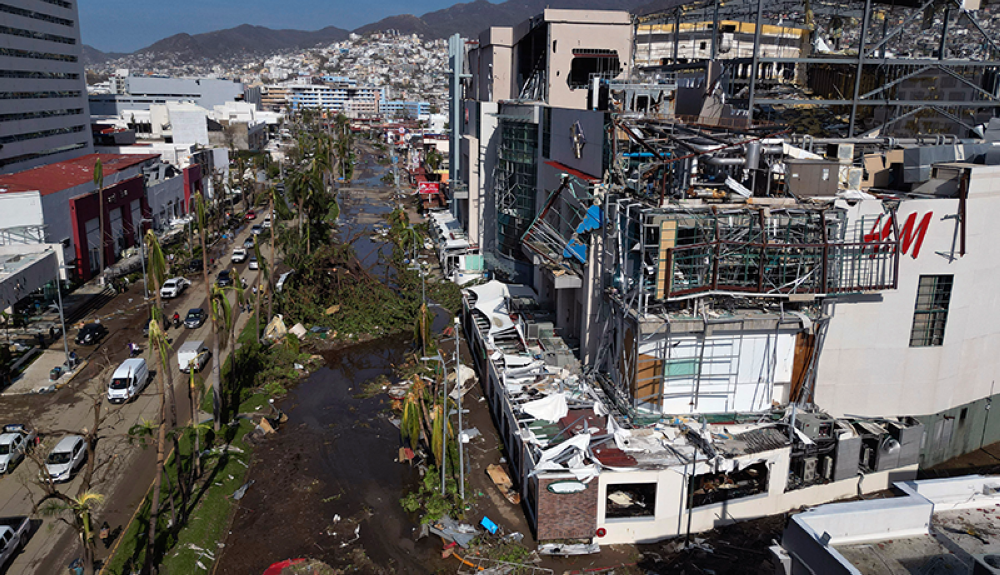 Vista de los daños causados ​​tras el paso del huracán Otis en Acapulco, estado de Guerrero, México. Decenas de hoteles quedaron en ruinas.AFP