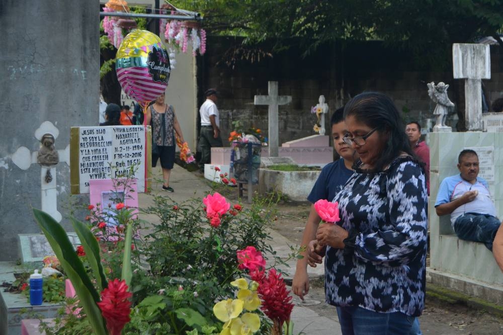 Vilma recuerda entre lágrimas a su hija Lisbeth, quien falleció hace siete años. 