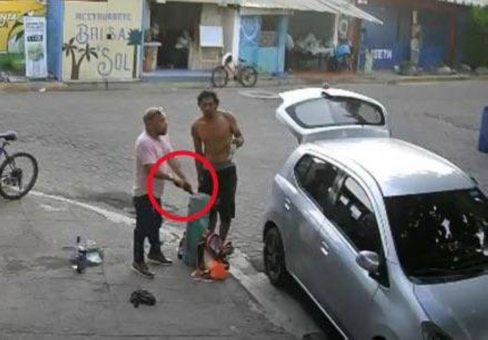 El hombre supuestamente amenazó con el arma de fuego a unas personas que se encontraban en un lugar público. / cortesía