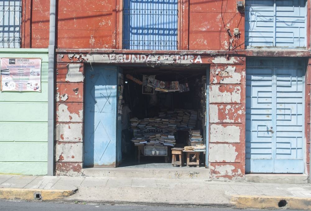 “La Segunda Lectura” queda cerca de la Alcaldía de San Salvador, sobre la 2a avenida Norte. /Michelle Rivera.