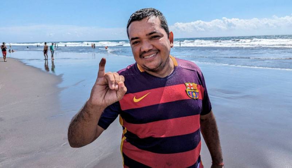 Después de votar, los salvadoreños decidieron pasar un día en la playa. / JM.