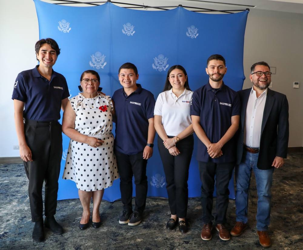 Becarios del programa SASP de la embajada de Estados Unidos en El Salvador. Cortesía.