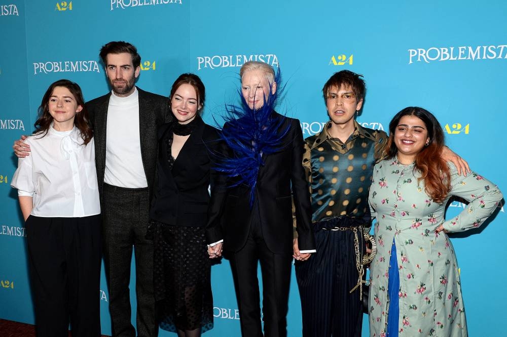 Ali Herting, Dave McCary, Emma Stone, Tilda Swinton, Julio Torres y Neha Simon. / AFP