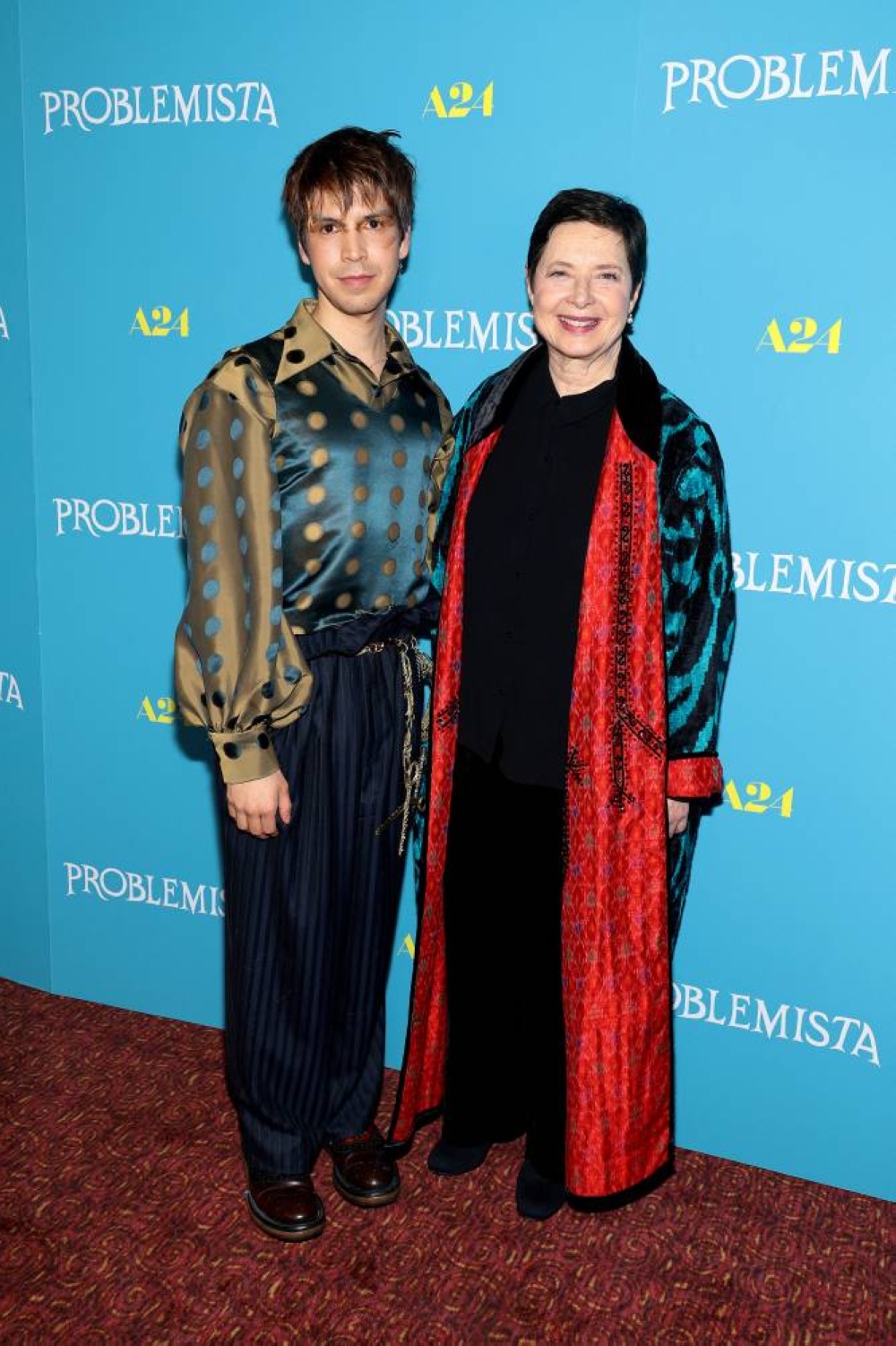 Julio y la reconocida estrella italiana Isabella Rossellini. / AFP