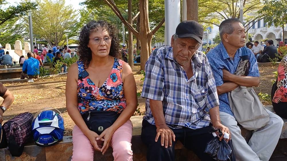 Los directores del Combo Cuscatleco lamentan la prohibición de la alcaldía para poder deleitar con su música a los capitalinos y turistas. / Ulises González.