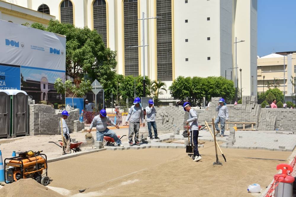 Estos son los avances en el adoquinado que la DOM realiza sobre la calle Rubén Darío en la primera etapa del proyecto. / Juan Martínez. 