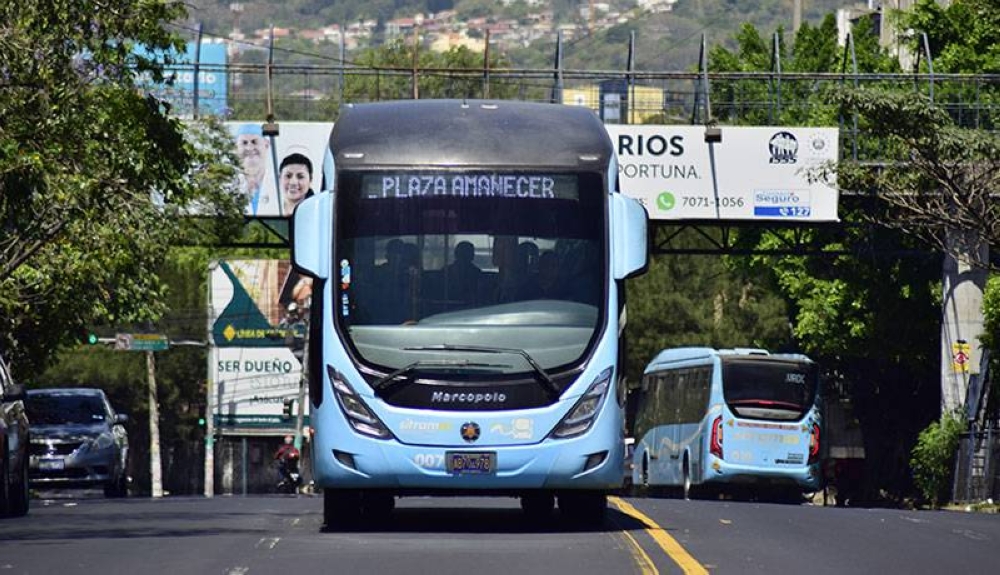 Un autobús del Sitramss mientras circulaba en una calle capitalina cuando el servicio estaba en operación.