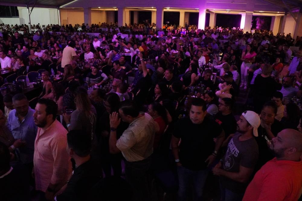 El público salvadoreño e internacional abarrotó el evento salsero. / Francisco Valle