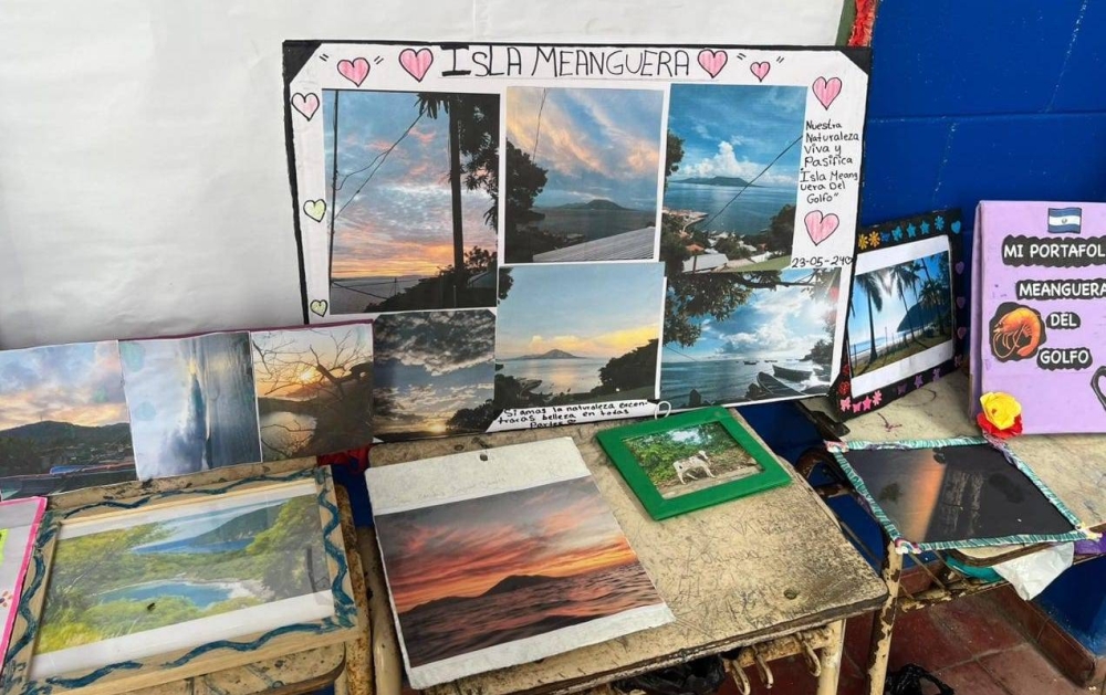 Una exposición artística de los alumnos, en el centro escolar Meanguera del Golfo, en la isla del mismo nombre, en La Unión Sur.