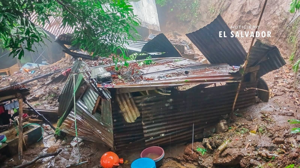 Dos niños murieron en Tacuba, Ahuachapán. Tomada de Noticiero El Salvador. 