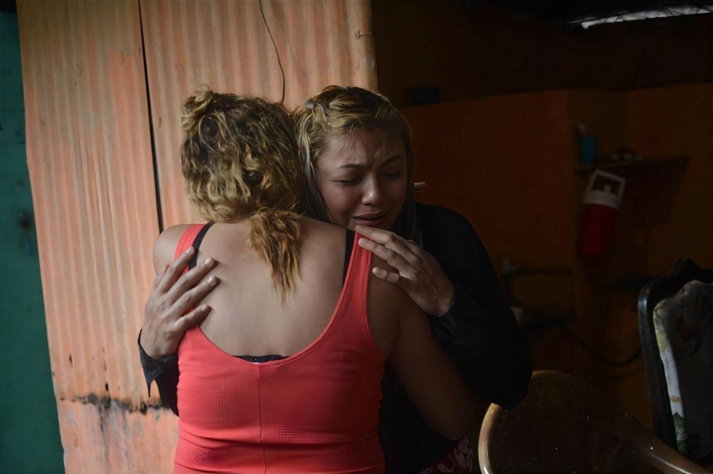 Gabriela Argumedo, madre de las dos niñas fallecidas en Soyapango a causa de las lluvias. / Lisbeth Ayala