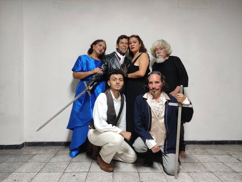 La puesta en escena cuenta con actuaciones de René Horacio Lemus, como el Conde de Montecristo; Karina Cornejo, Jorge Blanco, Eliu Campos, Manuel Saravia y Margarita Ventura, bajo la dirección de Lemus.