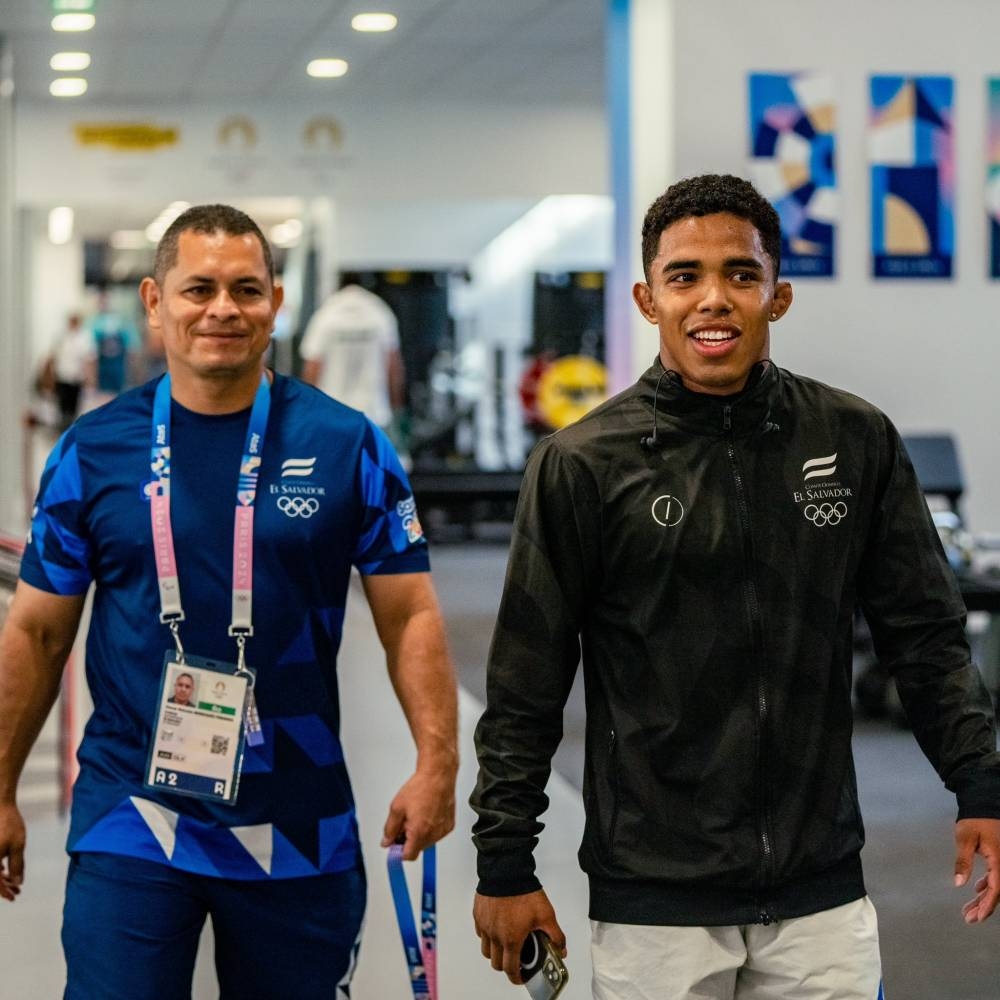 El judoca Jairo Moreno y su entrenador Óscar Henríquez en la villa olímpica. / Team ESA