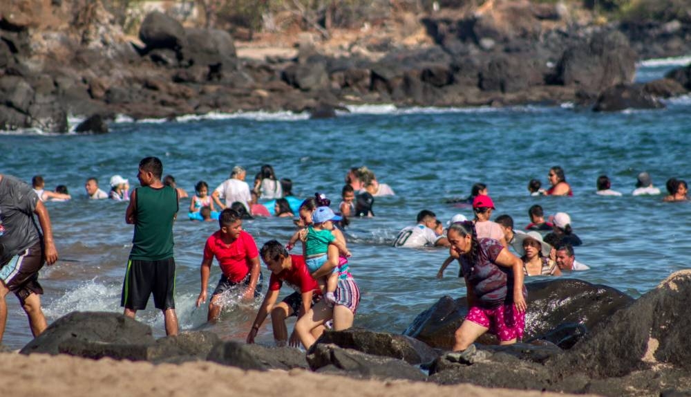 El gobierno prevé realizar una nueva estimación anual sobre el turismo internacional en 2024. /Francisco Valle,image_description: