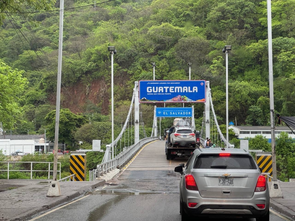 Frontera de La Hachadura, hacia El Salvador.,image_description: