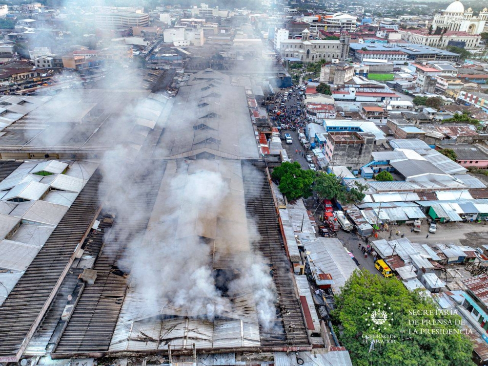 Este 2 de agosto, el mercado Central cerró el acceso a los usuarios por el incendio. /Secretaría de Prensa