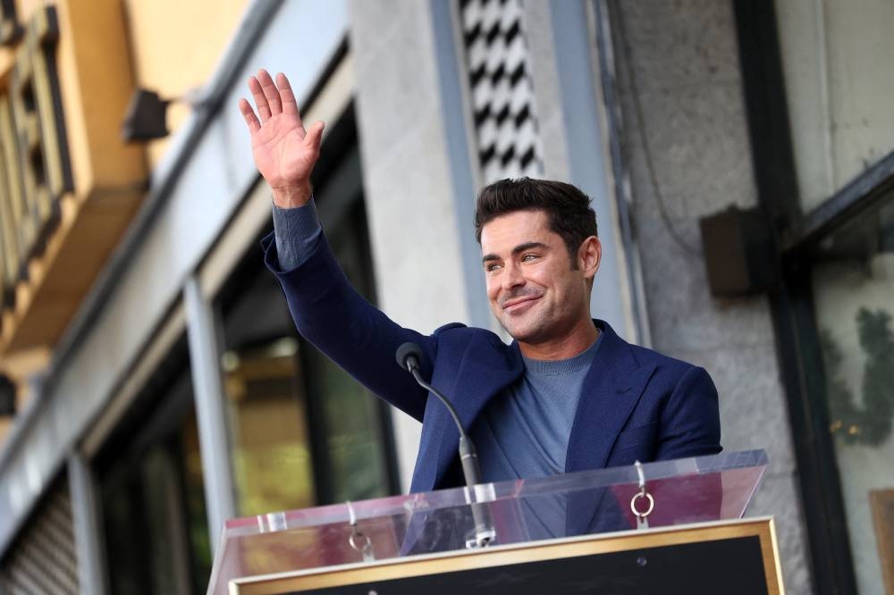 Zac Efron, de 36 años, es uno de los últimos galanes de Hollywood que ha destacado por su trabajo en cintas juveniles y de acción. / AFP,image_description: