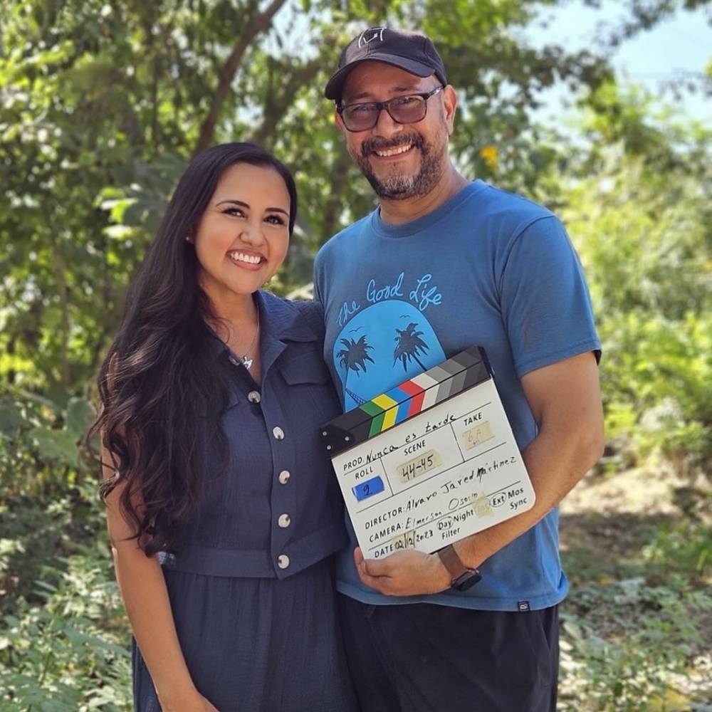 Cris y el director de la película Álvaro J. Martínez, quienes ya han trabajado en varios proyectos anteriormente.