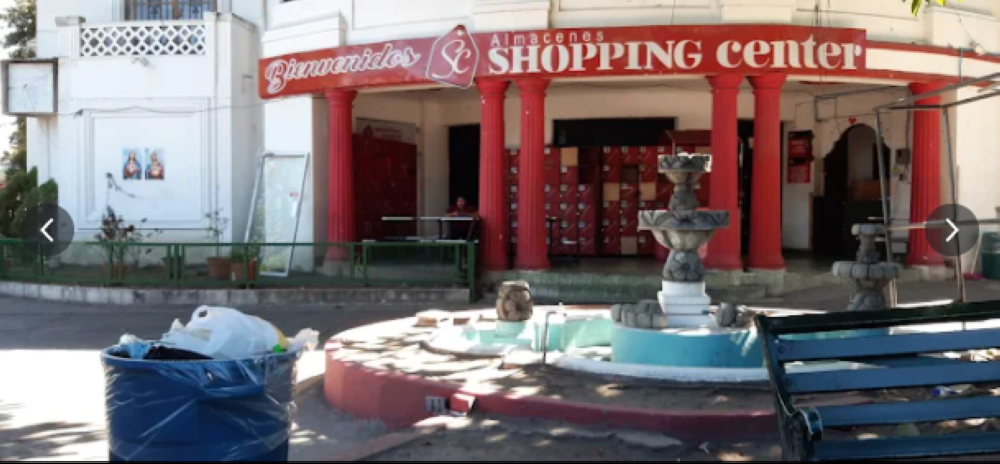 La afectada residencia ha estado cerrada al público tras el incendio, pero la tienda continúa operando en el mismo complejo. / Foto: Reinaldo Henríquez