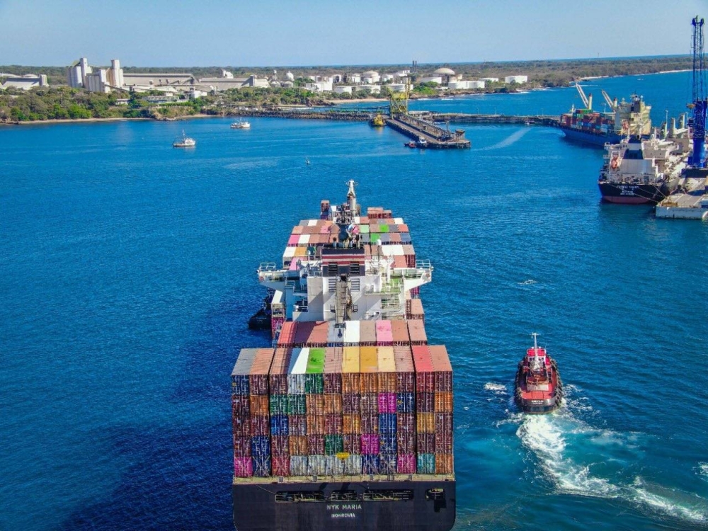 Vista del Puerto de Acajutla, en Sonsonate, la principal terminal marítima de El Salvador. /CEPA,image_description: