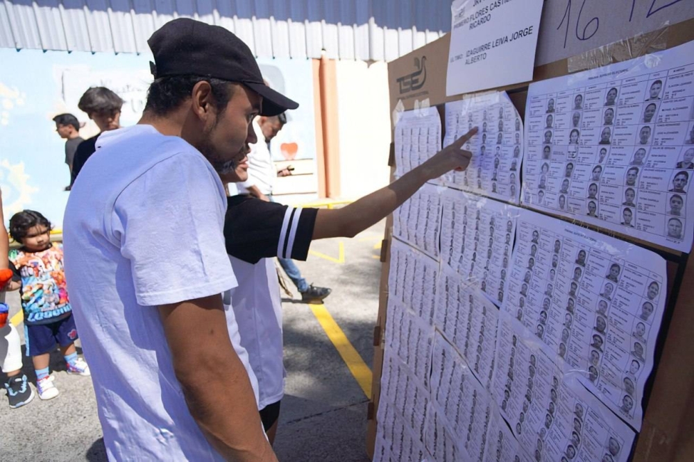 El registro electoral es la base para elaborar los padrones para los comicios. / Francisco Valle. ,image_description: