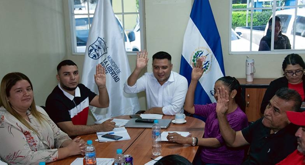 Concejo de La Libertad Norte en sesiou0301n del 11 de julio. / FB Gobierno Municipal de La Libertad Norte. ,image_description: