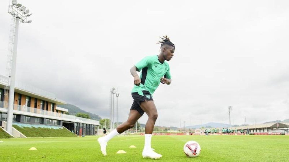 Nico Williams ejercitándose en Lezama, sede del Athletic Club de Bilbao./EP ,image_description:Nico Williams Athletic regresa al trabajo en Lezama