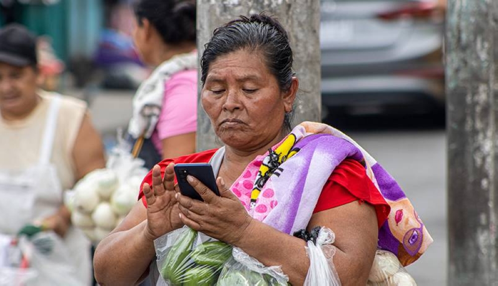 Según la EHPM de 2023, un 51.24  de la población urbana tiene acceso a internet mientras que en la zona urbana es 13 . /Juan Martínez ,image_description: