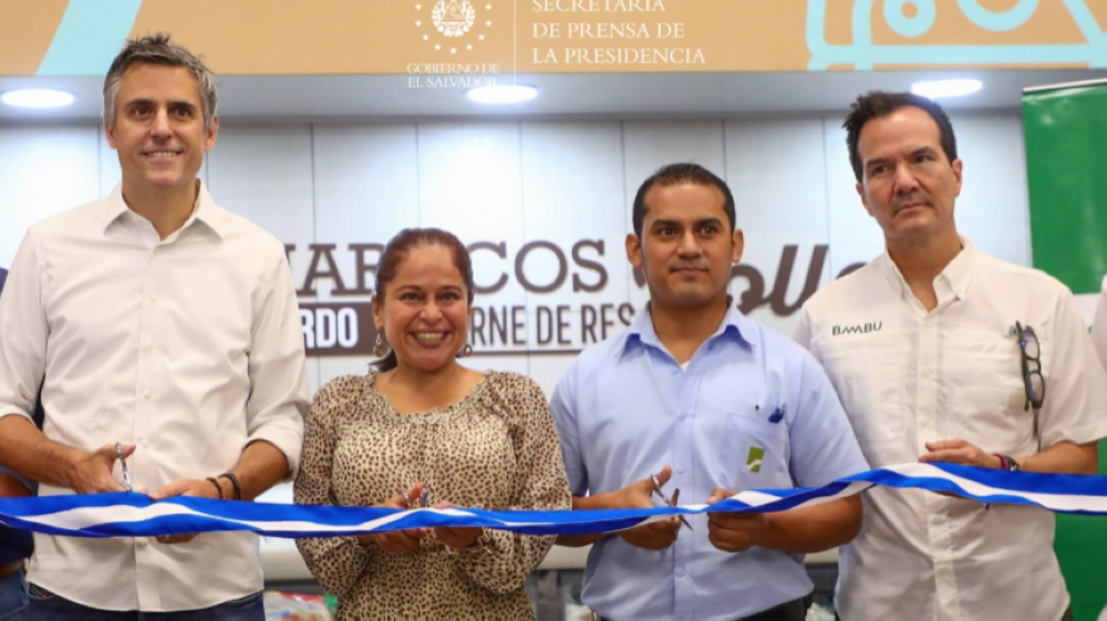 Carlos Calleja, empresario salvadoreño, en la inauguración de la 116a. sucursal de Súper Selectos. / @SecPrensaSV.