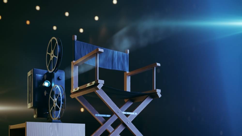 La producción de cine nacional será el atractivo del evento este sábado.,image_description:movie projector and movie directors chair in dark place, 3d rendering