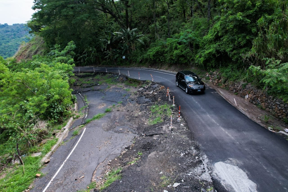 Parte del asfalto de la carretera Longitudinal del Norte había presentado hundimiento en el kilómetro 125. / MOPT.