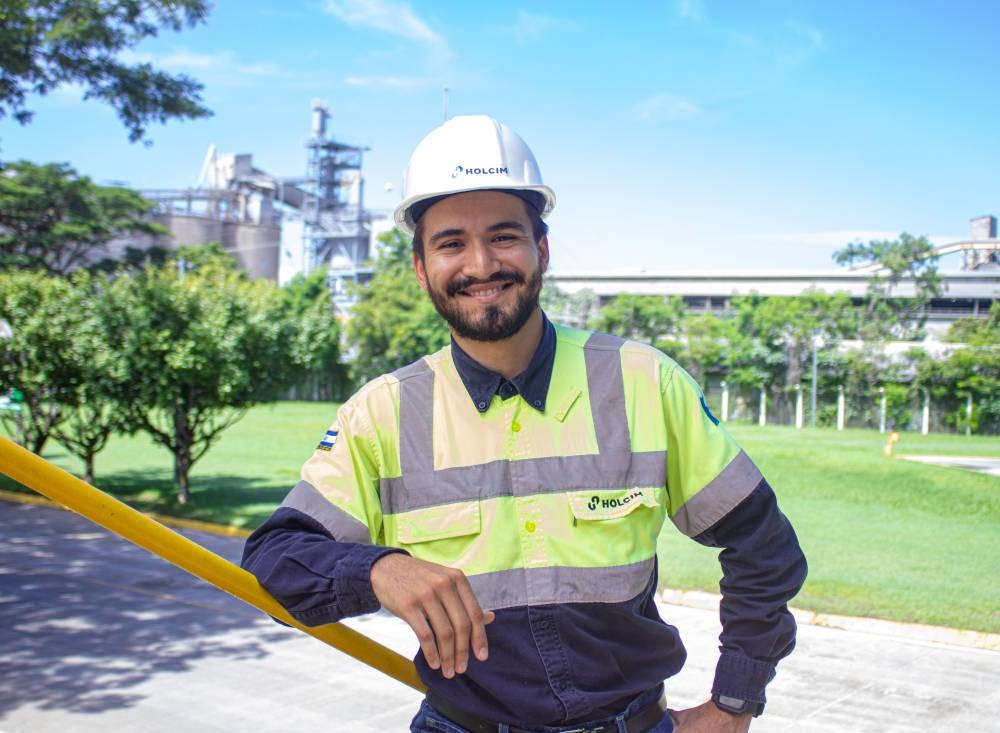 El programa está abierto a jóvenes con título universitario en carreras como Ingeniería Eléctrica, Mecánica, Mecatrónica, Industrial, Química y Geología, que cuenten con al menos un año de experiencia en trabajos, pasantías o prácticas. Cortesía