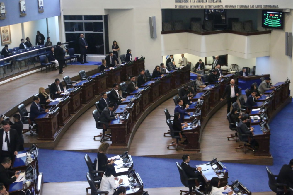 La Asamblea Legislativa aprobó con 60 votos los tres días de duelo nacional. / Lisbeth Ayala.,image_description: