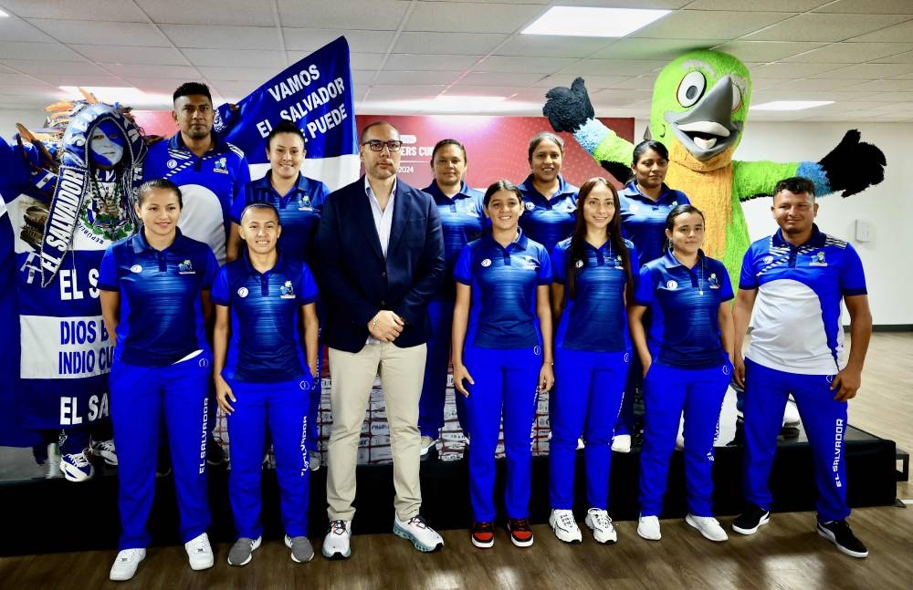 Yamil Bukele e integrantes de los equipos salvadoreños. / INDES,image_description: