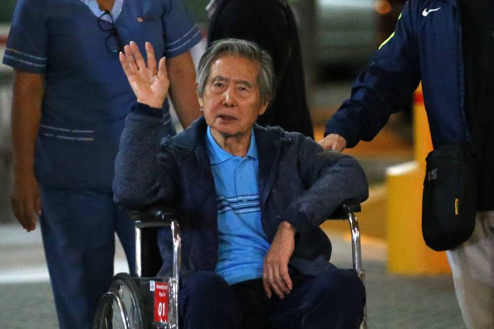 Fujimori fue indultado en 2018 debido a su mal estado de salud que incluso se argumentó hacía que su muerte estuviera cercana. / AFP,image_description: