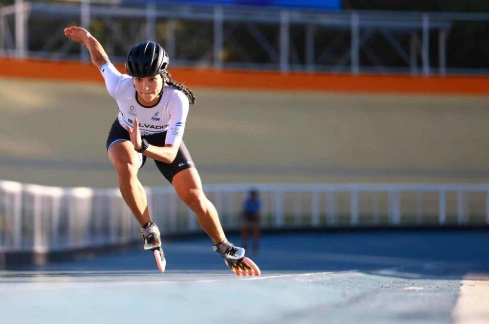 Ivonne Néchez, otra vez destacada en el patinaje internacional. ,image_description: