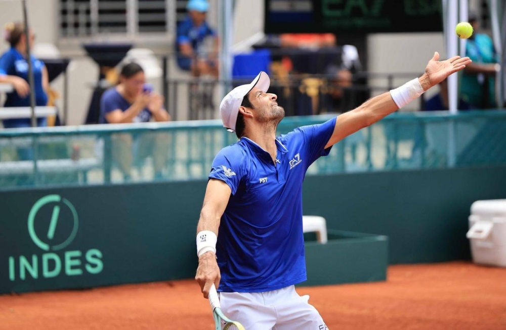 Marcelo Arévalo, tenista salvadoreño en Copa Davis. ,image_description: