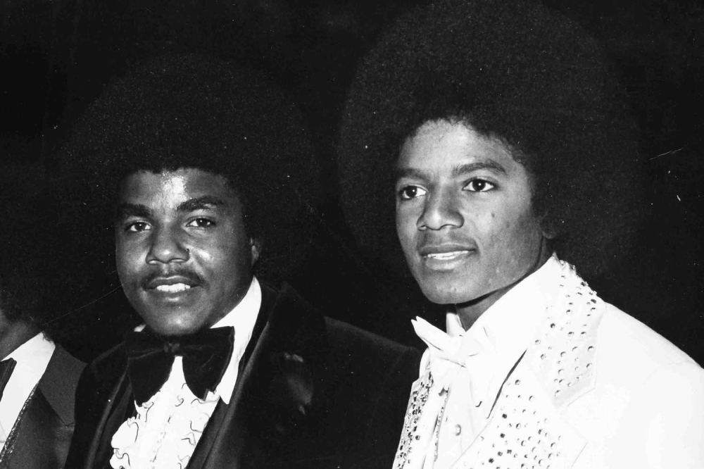 Tito y Michael cambiaron el mundo de la música en compañía de sus hermanos Jackie, Jermaine y Marlon.,image_description: