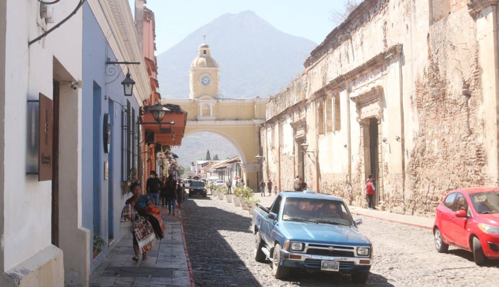 Los salvadoreños movilizan buena parte del turismo en Guatemala. /Francisco Valle,image_description: