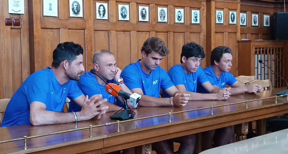 Arévalo, Bernardo, Miralles, Fuentes y Cruz en la conforencia de prensa en Bulgaria. / FST,image_description: