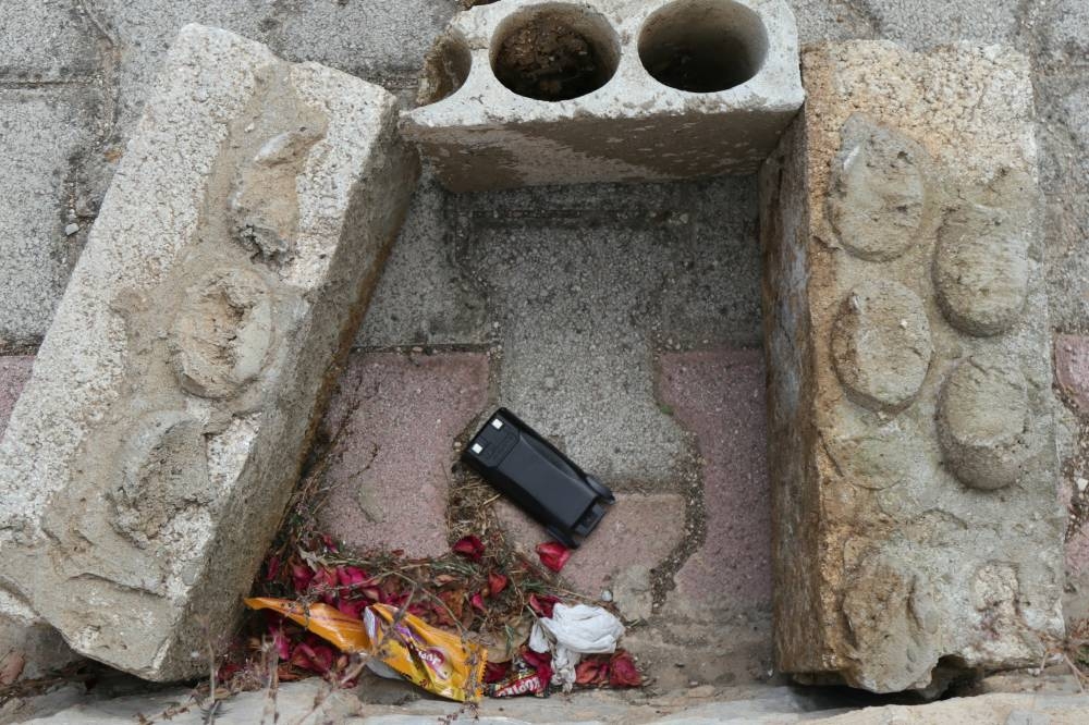 Cientos de buscapersonas y walkie-talkies utilizados por Hezbollah explotaron en todo el Líbano en ataques sin precedentes que duraron dos días, matando a 32 personas e hiriendo a más de 3.000. (Foto de Rabih DAHER / AFP)