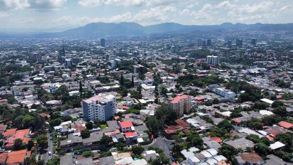 Vista a San Salvador. / Francisco Valle.,image_description: