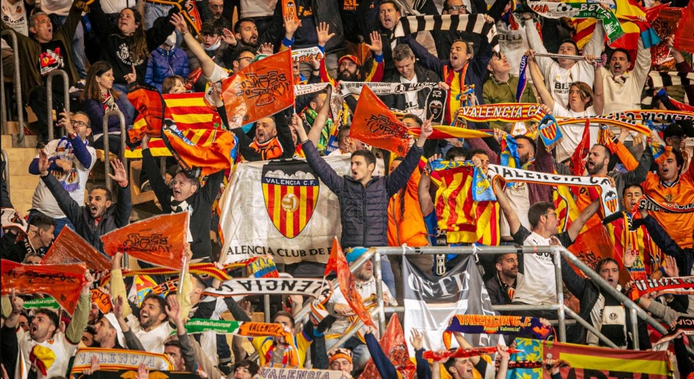 La afición del Valencia, una de las más ruidosas de España. ,image_description: