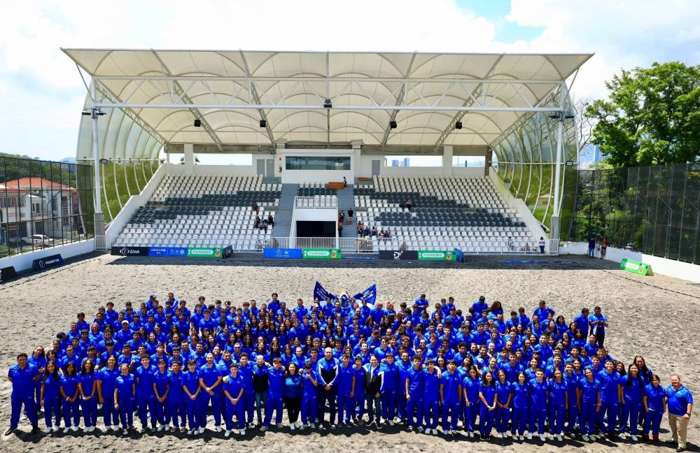 La fotografía grupal de toda la delegación. / INDES,image_description: